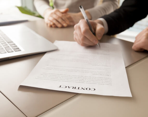 A Importância dos Contratos na Legislação Brasileira